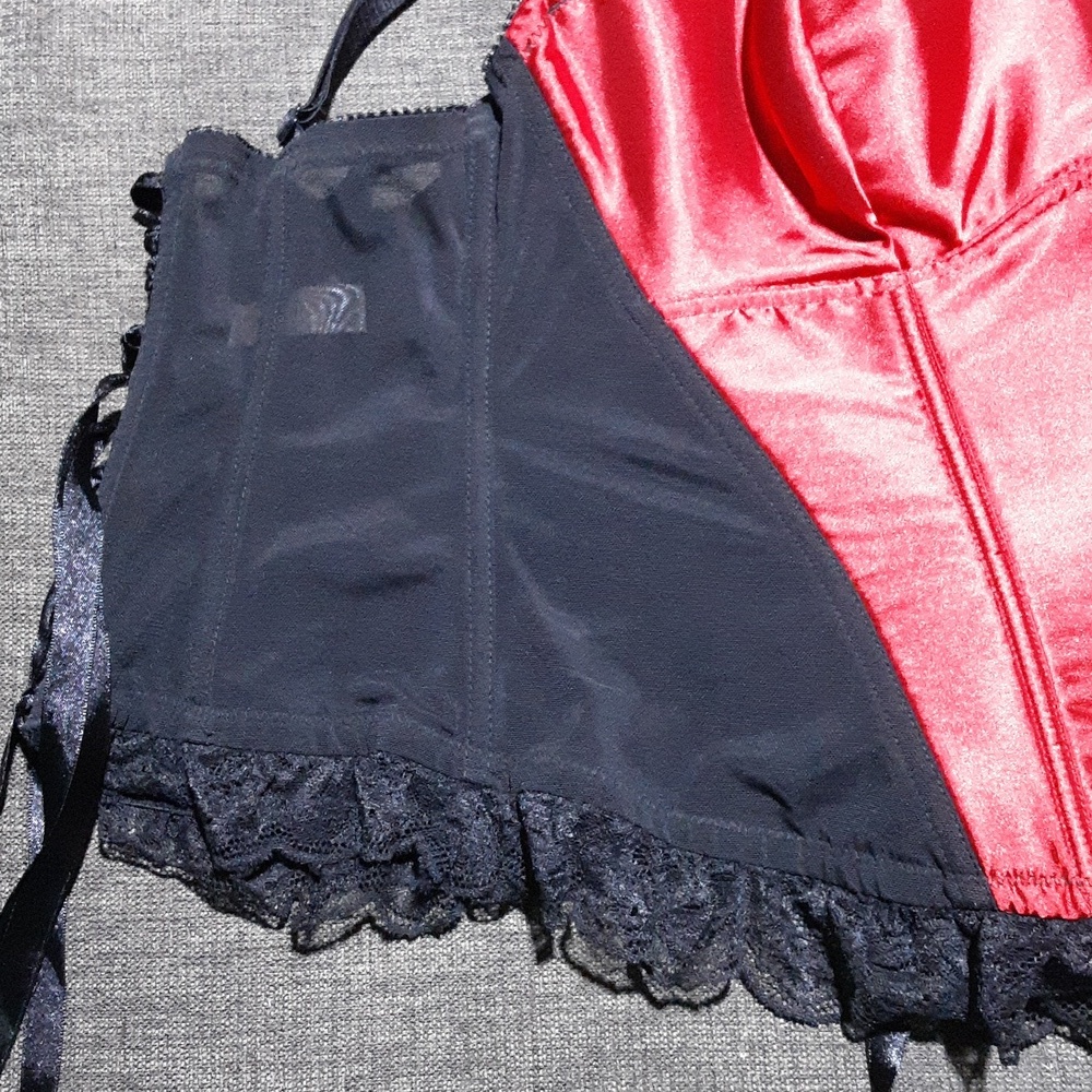 CACIQUE legant Red and Black Lace Bustier Corset Size 14/16 - Picture 10 of 11